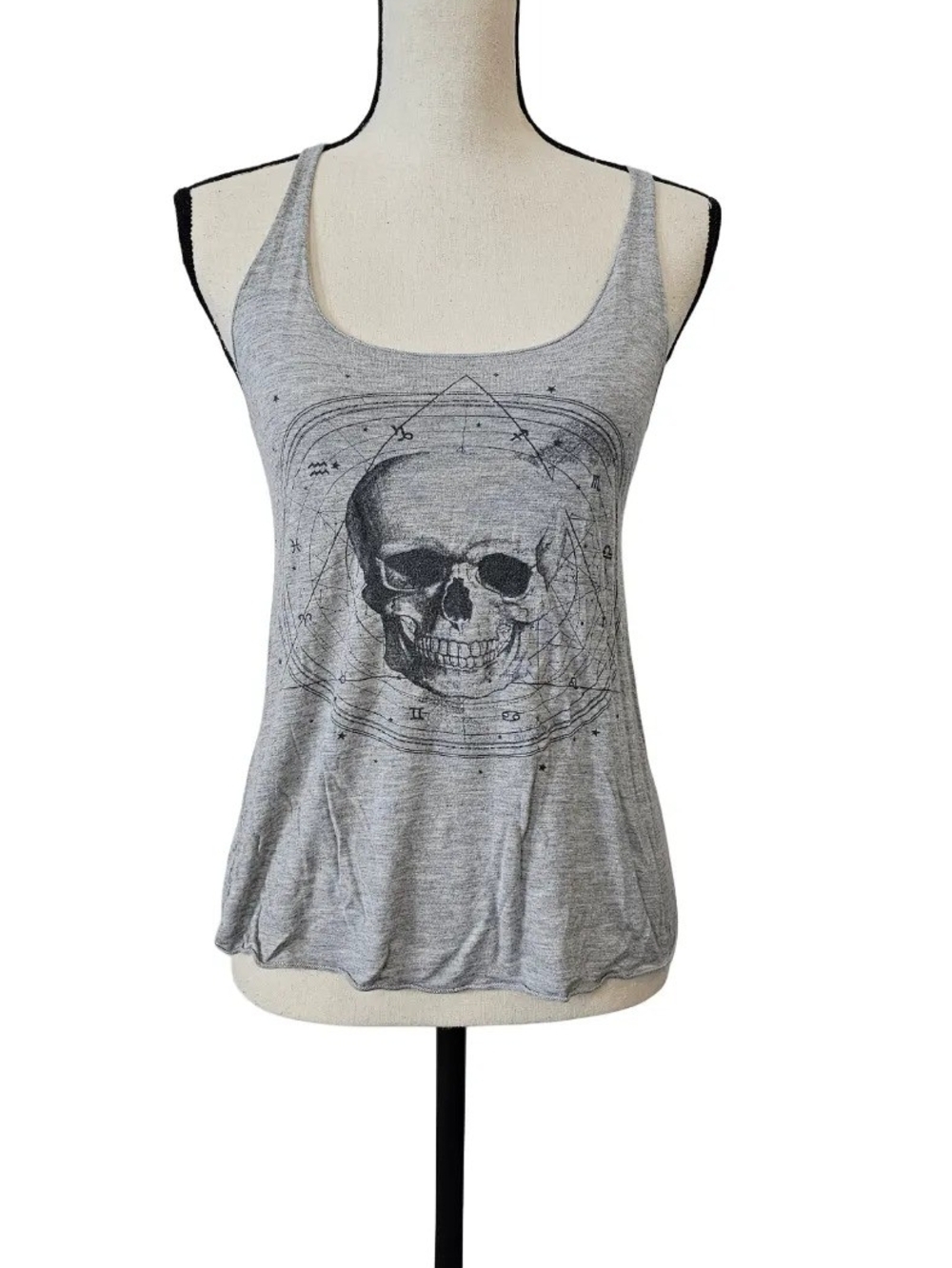 Grey Scoop Neck Skull Graphic Tank Top